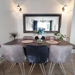 Lovely M&r Apartment *