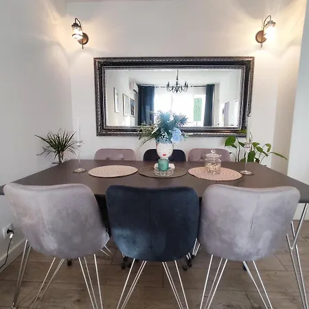 Lovely M&r Apartment *